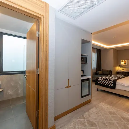Ramada Encore By Wyndham Sisli Стамбул