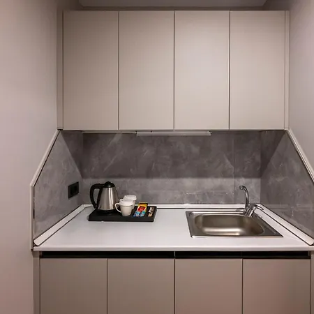 Ramada Encore By Wyndham Sisli 4*