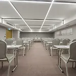 Ramada Encore By Wyndham Sisli מלון