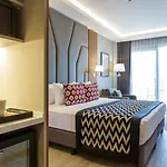 Ramada Encore By Wyndham Sisli 4*