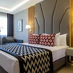Ramada Encore By Wyndham Sisli Szálloda