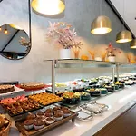 Ramada Encore By Wyndham Sisli 4*