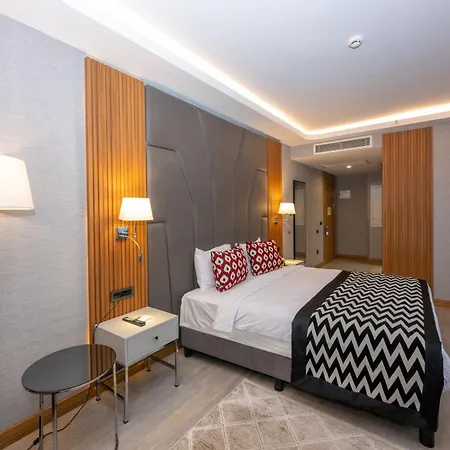 Ramada Encore By Wyndham Sisli מלון 4*