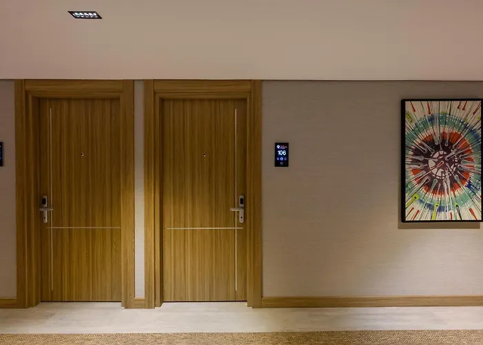 Hotel Ramada Encore By Wyndham Sisli 4*