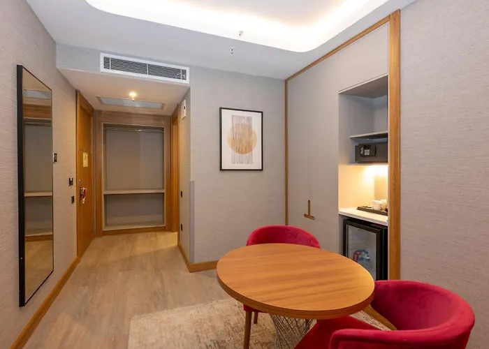 Hotel Ramada Encore By Wyndham Sisli 4*