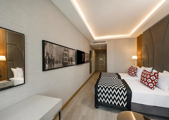 Ramada Encore By Wyndham Sisli 4*