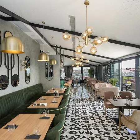 Ramada Encore By Wyndham Sisli 4*